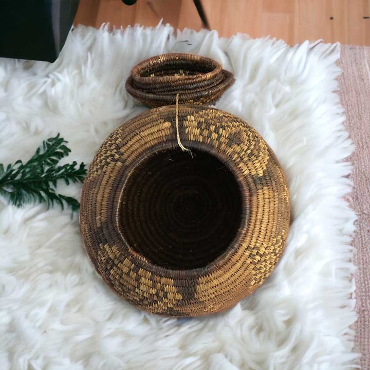 Mid-20th Century Zulu Ukhamba Basket With Lid - Dilwana - botswana online shopping